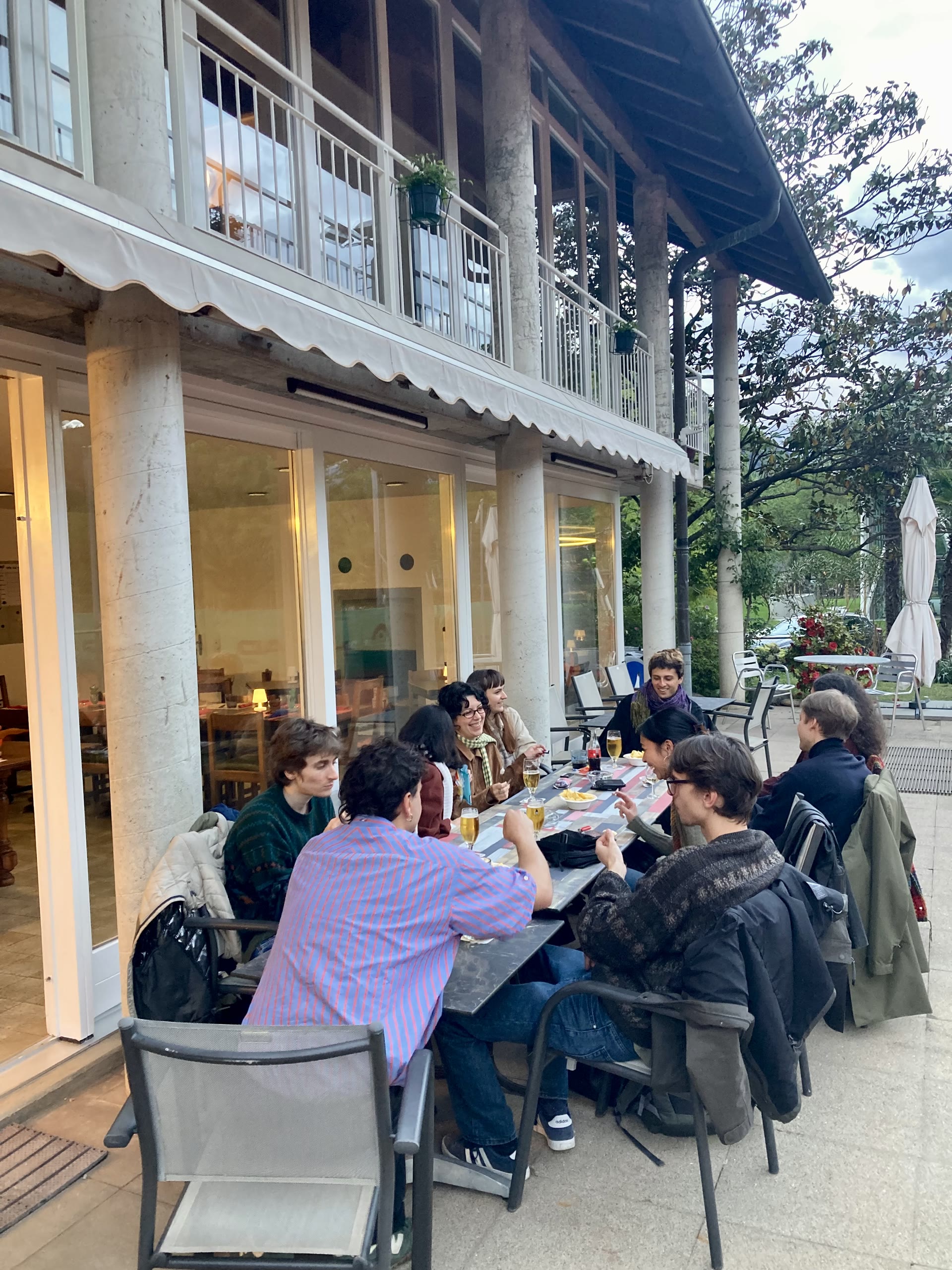 Cena all'aperto sulla terrazza